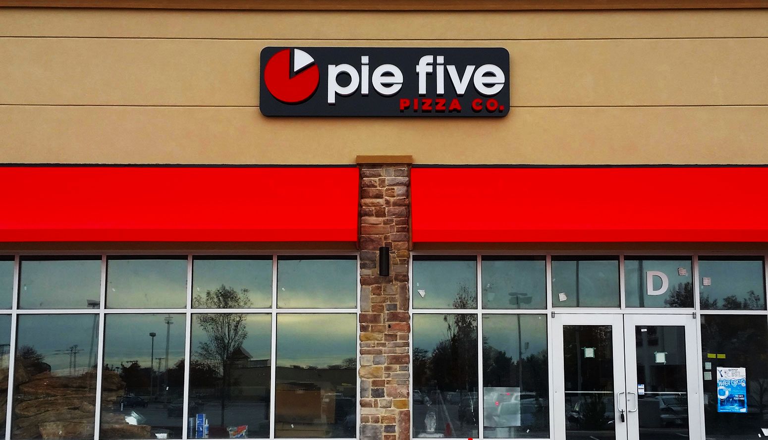 PIE FIVE PIZZA Kent Signs Company Inc.