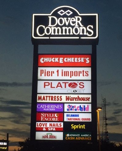dover commons pylon sign by kent signs